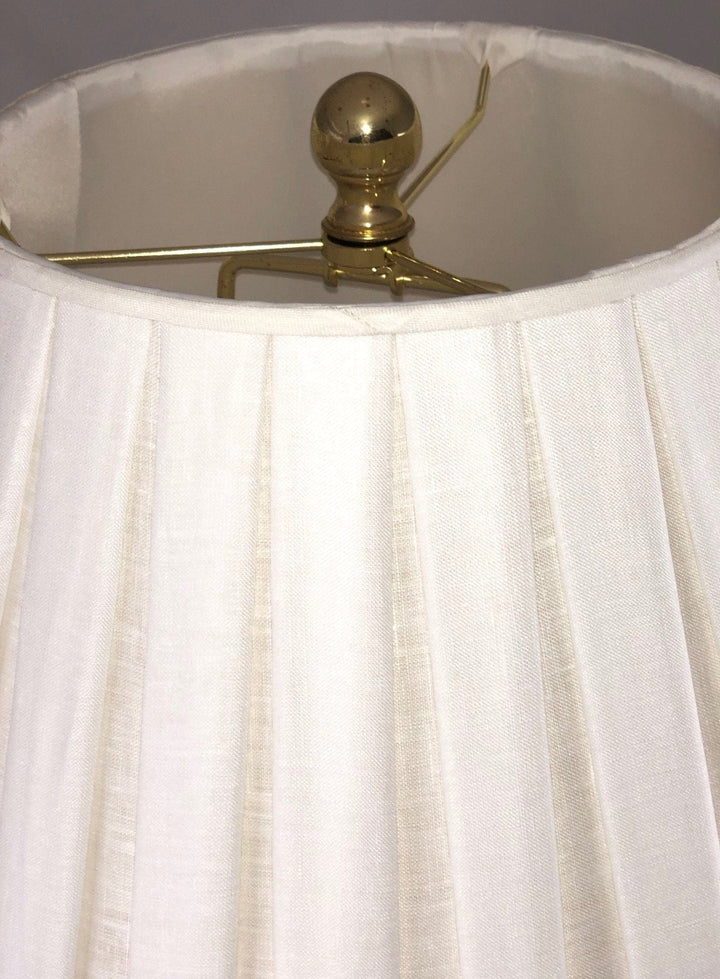 Box Pleat Linen Lamp Shade (9" top x 18" bottom x 13" slant) - Lux Lamp Shades