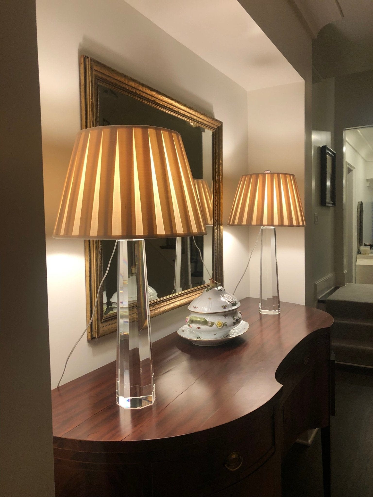 box-pleat-silk-pembroke-shape-